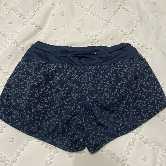 NIKE RUNNING SHORTS - Picture 2 of 2